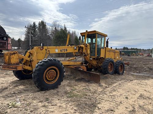 John Deere 672B AWD